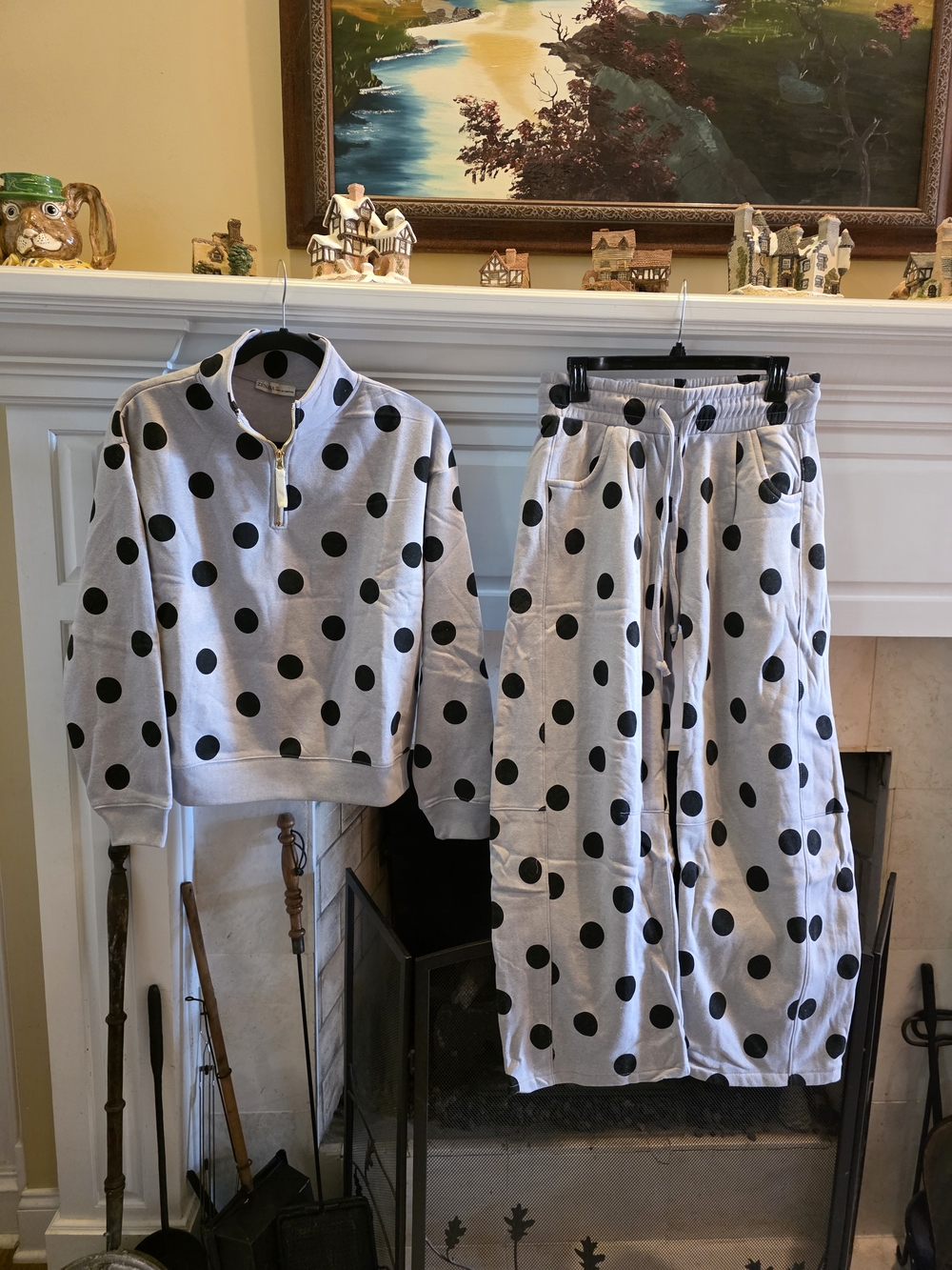 Zenana Outfitters Gray And Black Polkadots Set